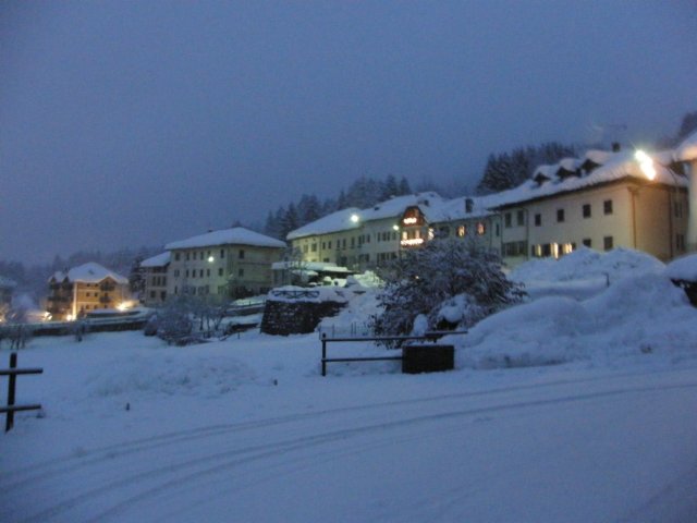 lavaronemoresnow91.jpg