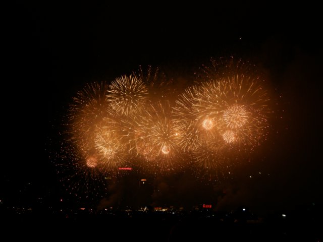 hkchinesenewyearsfireworks2701200980.jpg