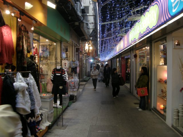 hktsimshatsuiavenueofstars2312200843.jpg