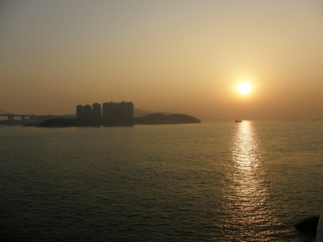 hksunsetontheharbour0201200830.jpg