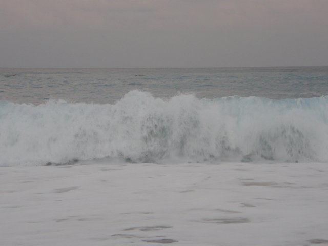 hualienbeachonthepacificocean1101200917.jpg
