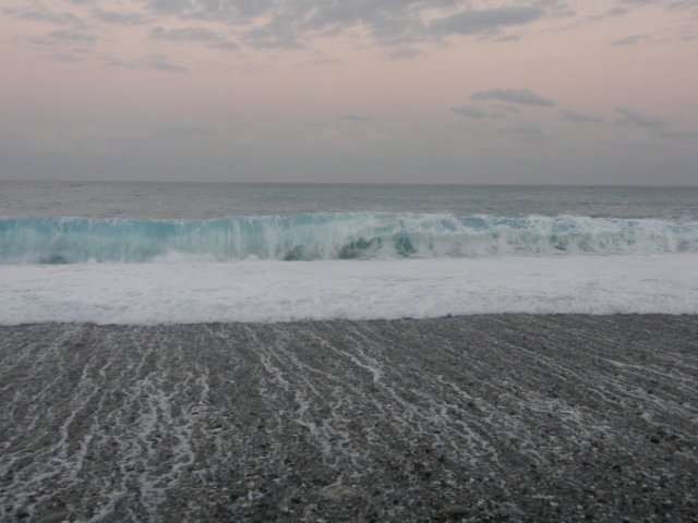 hualienbeachonthepacificocean1101200918.jpg