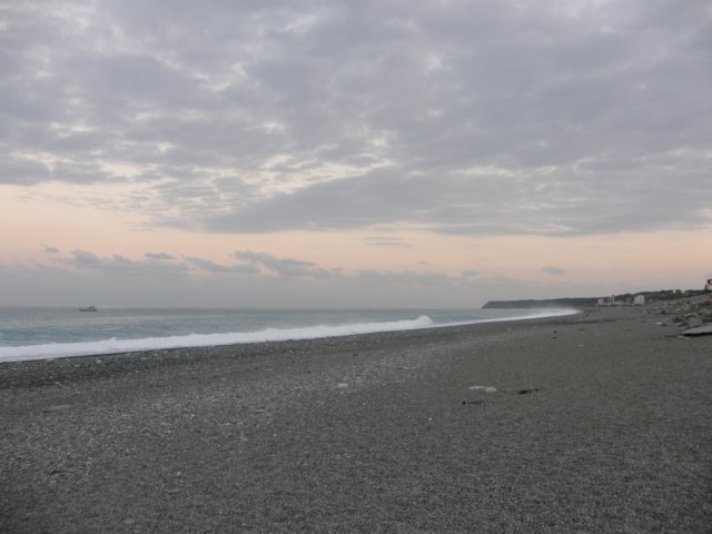 hualienbeachonthepacificocean110120095.jpg