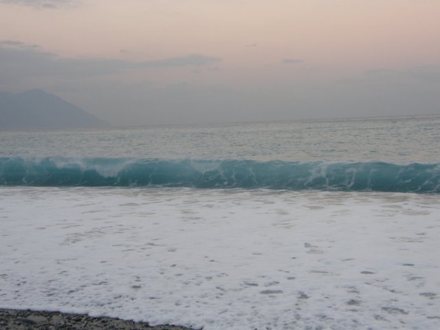 hualienbeachonthepacificocean110120099.jpg