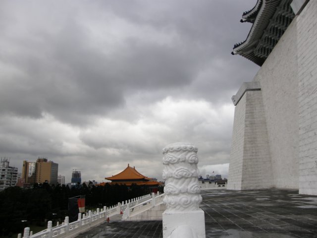 taipeichiangkaishekmemorialhall0701200956.jpg