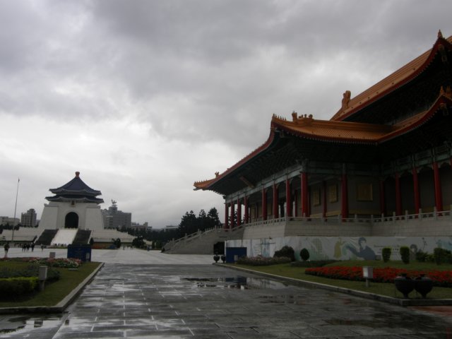 taipeichiangkaishekmemorialhall070120098.jpg