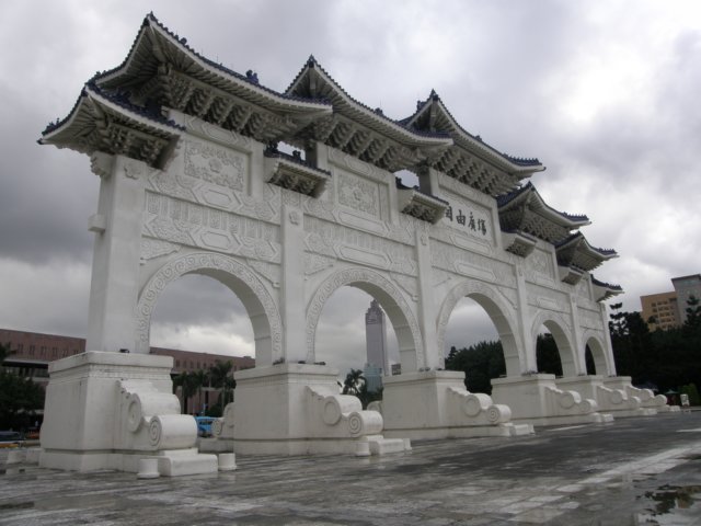 taipeichiangkaishekmemorialhall070120099.jpg