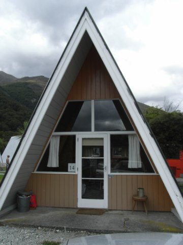 znewzealandmakaroralodge.jpg