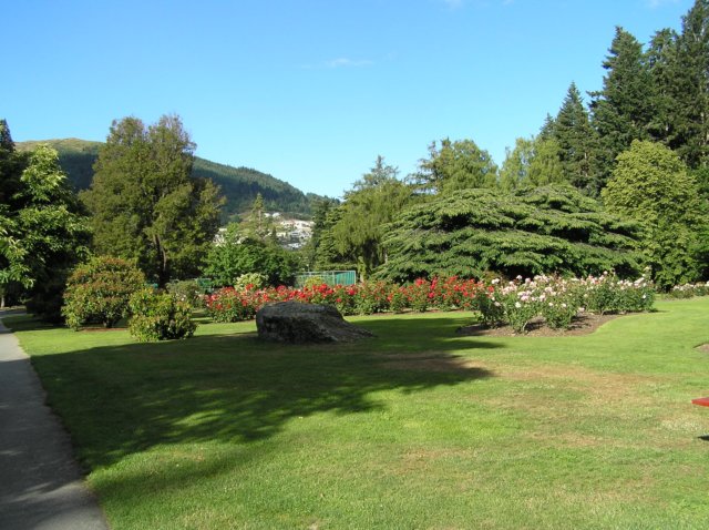 newzealandqueenstowngardens.jpg