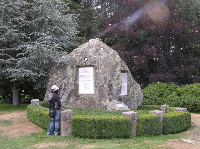 newzealandqueenstowngardens2.jpg