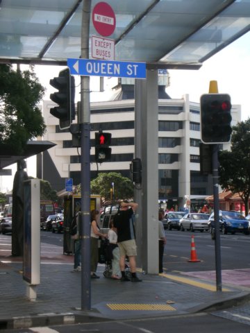 newzealandauklanddowntownqueenstreet.jpg