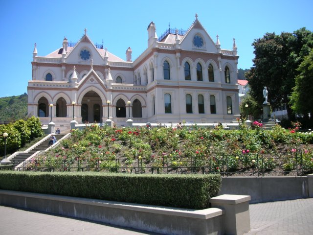 newzealandwellingtonparliamenthouse3.jpg