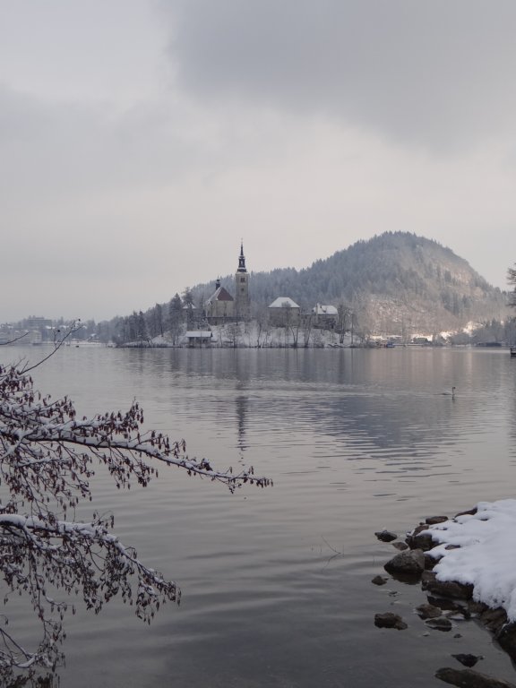 lakebled64.jpg