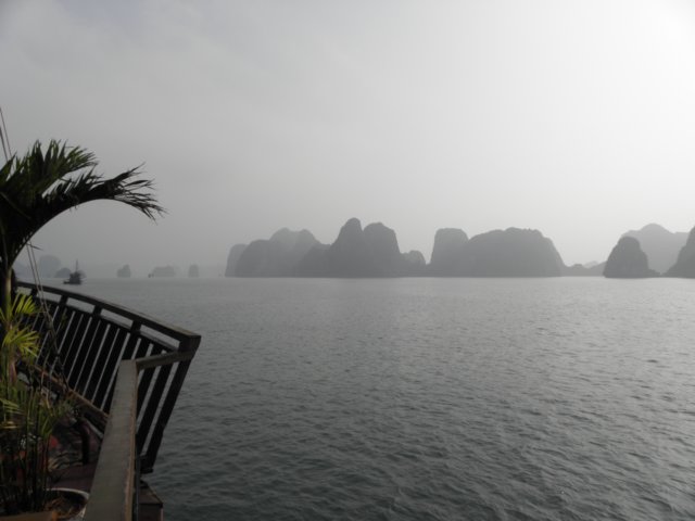 vietnam2010halongbay20.jpg