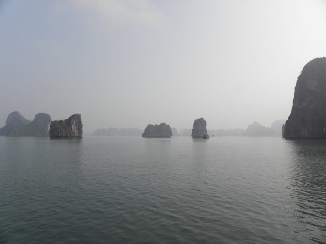vietnam2010halongbay28.jpg