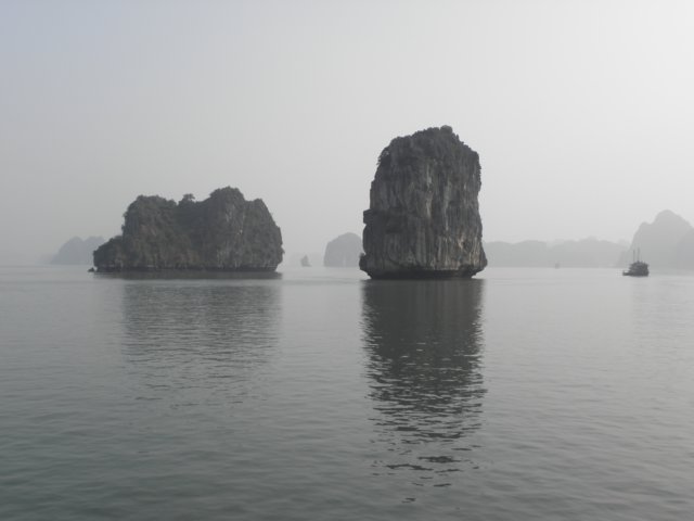 vietnam2010halongbay30.jpg