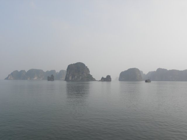 vietnam2010halongbay34.jpg