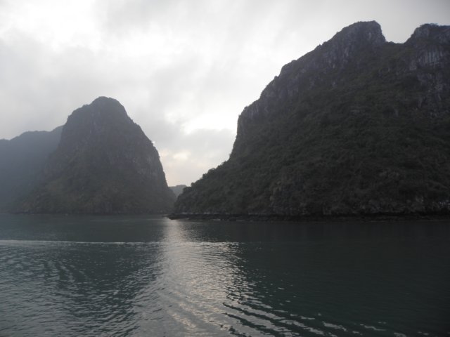 vietnam2010halongbay69.jpg