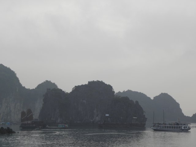 vietnam2010halongbay73.jpg