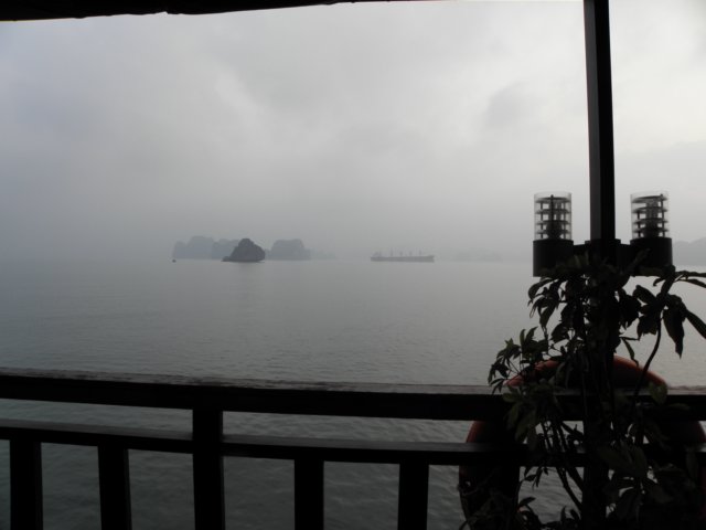 vietnam2010halongbay76.jpg