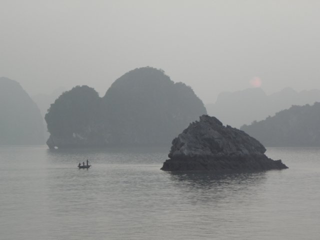 vietnam2010halongbay78.jpg