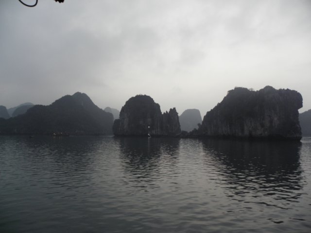 vietnam2010halongbay80.jpg