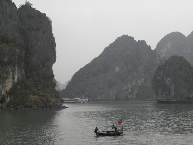 vietnam2010halongbay9.jpg