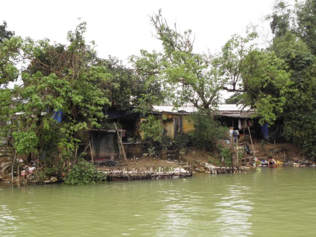 vietnam2010hu4.jpg