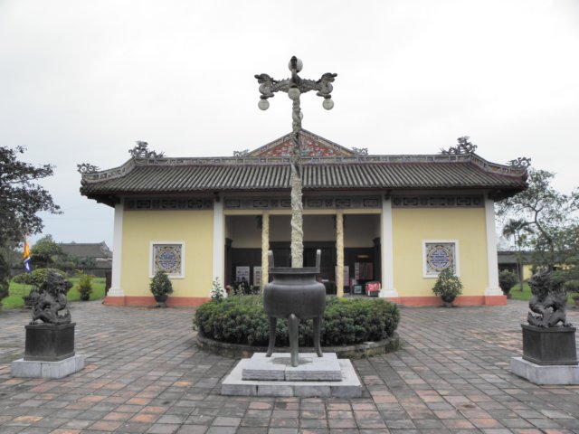 vietnam2010hu55.jpg