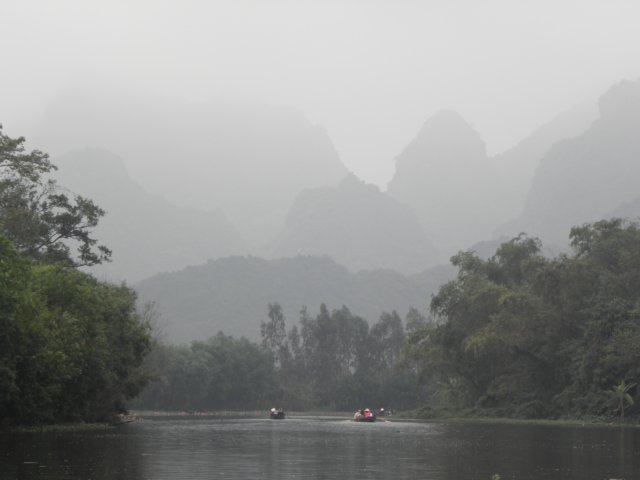 vietnam2010perfumepagoda12.jpg