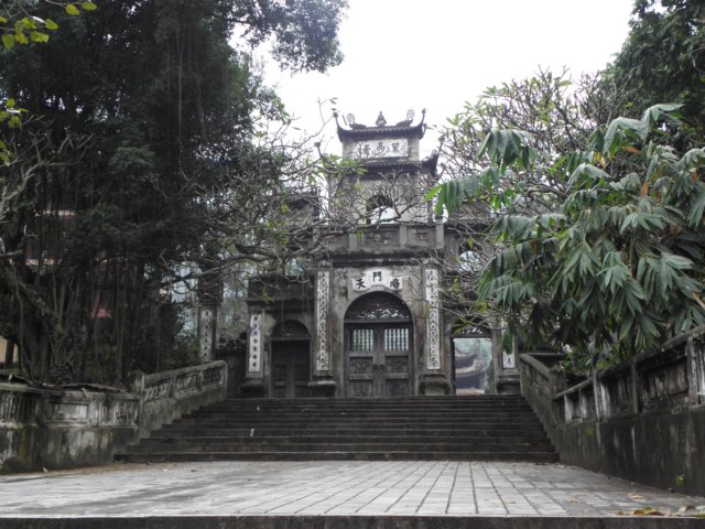 vietnam2010perfumepagoda31.jpg