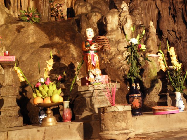 vietnam2010perfumepagoda48.jpg